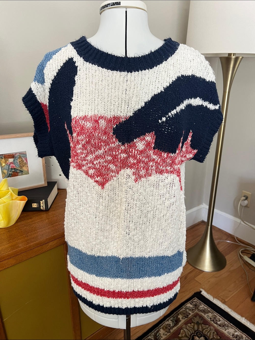 Vintage 80s Abstract Koret Short-Sleeve Crewneck Sweater in White, Navy & Red